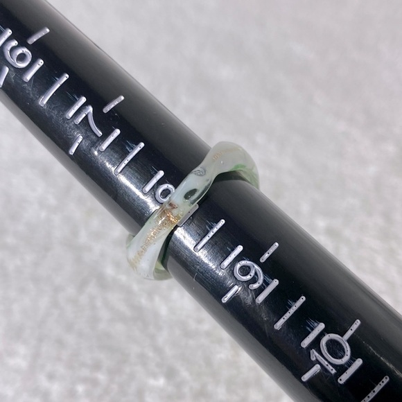 Vintage Art Glass Handmade Cream Green Gold Glitter Band Ring - Picture 10 of 11